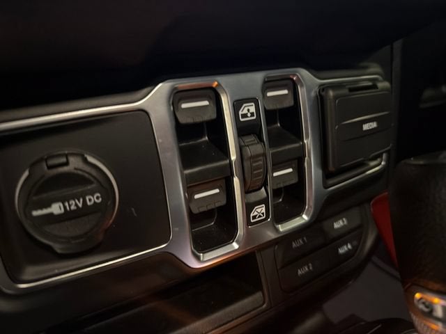2025 Jeep Gladiator Nighthawk