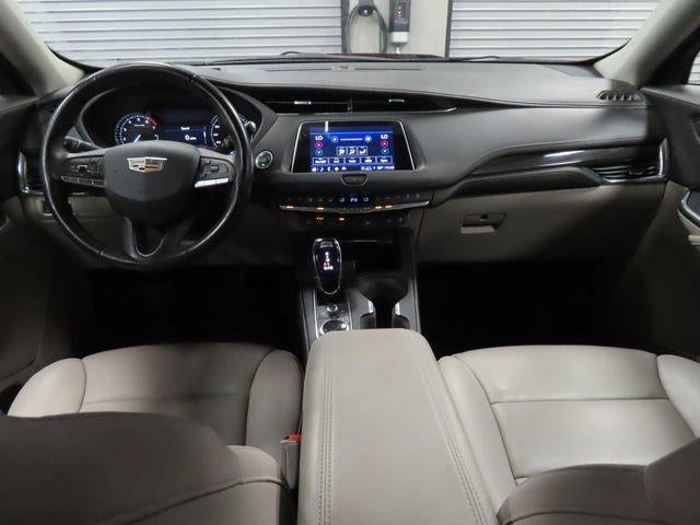 2023 Cadillac XT4 Premium Luxury