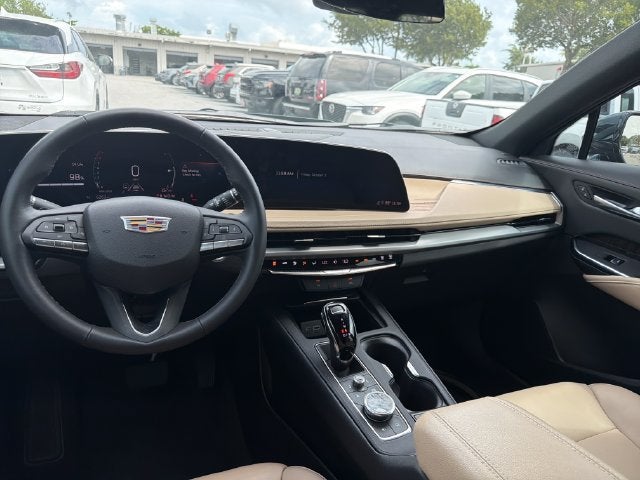 2025 Cadillac XT4 Premium Luxury