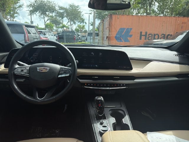 2025 Cadillac XT4 Premium Luxury