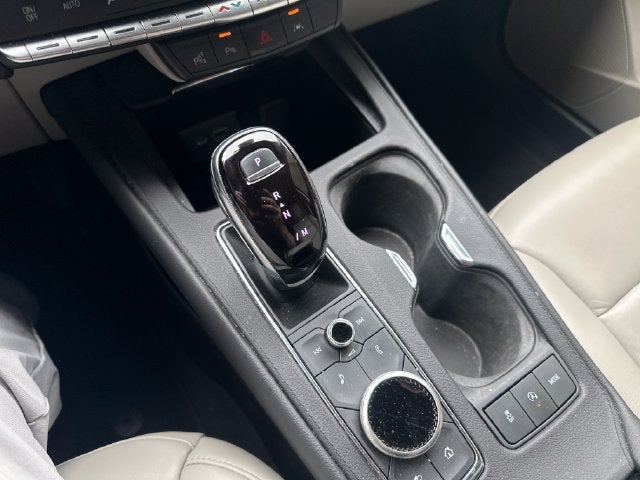 2022 Cadillac XT4 FWD Premium Luxury
