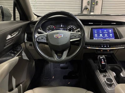 2023 Cadillac XT4 Premium Luxury
