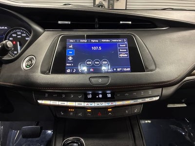 2022 Cadillac XT4 Premium Luxury