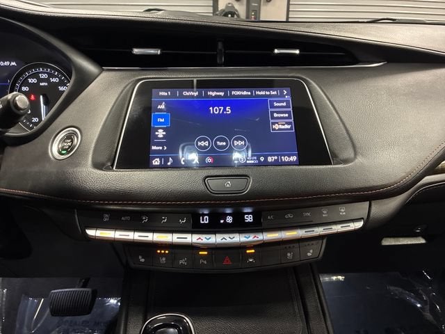 2022 Cadillac XT4 Premium Luxury
