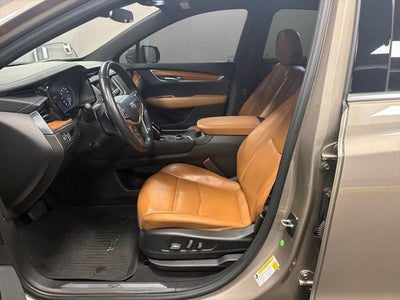 2022 Cadillac XT5 FWD Premium Luxury