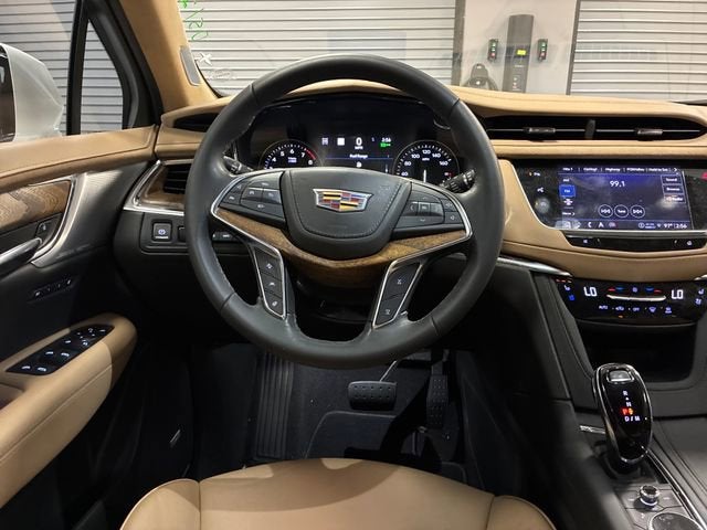 2022 Cadillac XT5 Premium Luxury