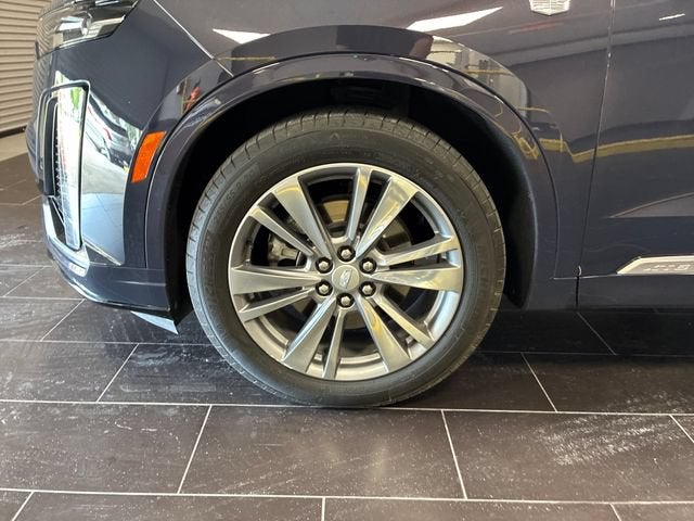2025 Cadillac XT6 Premium Luxury