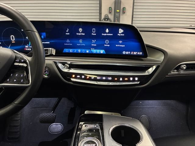 2024 Cadillac LYRIQ Tech