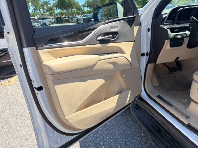 2023 Cadillac Escalade ESV 4WD Premium Luxury