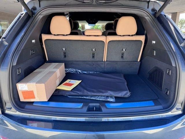 2025 Cadillac ESCALADE IQ Luxury 2