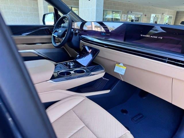 2025 Cadillac ESCALADE IQ Luxury 2