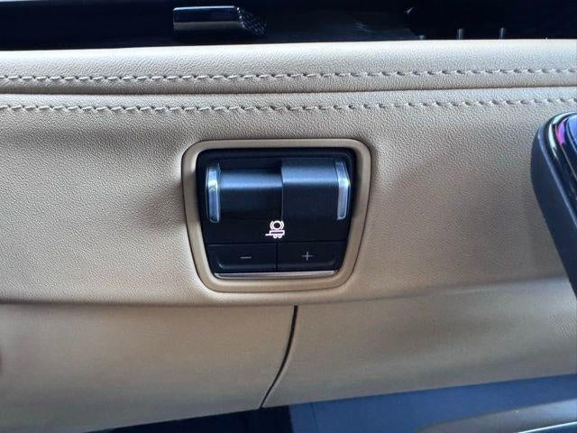 2025 Cadillac ESCALADE IQ Luxury 2