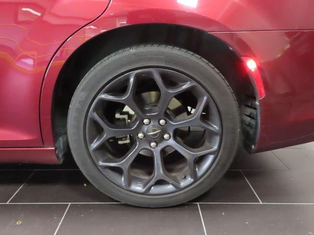 2019 Chrysler 300 Touring