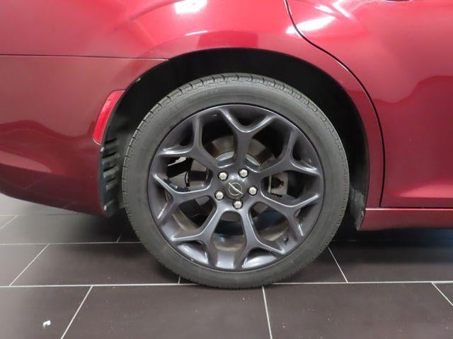 2019 Chrysler 300 Touring