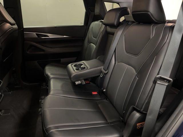 2022 INFINITI QX60 LUXE