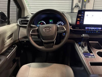 2021 Toyota Sienna LE