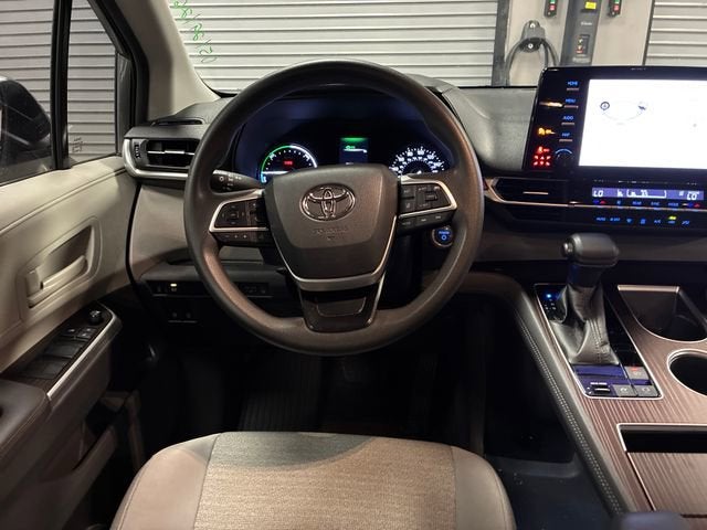 2021 Toyota Sienna LE