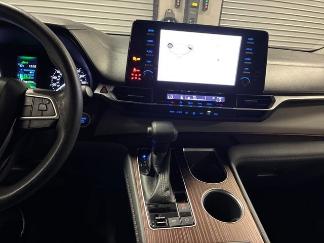 2021 Toyota Sienna LE