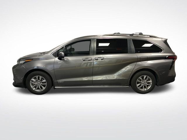 2021 Toyota Sienna LE