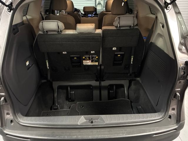 2021 Toyota Sienna LE