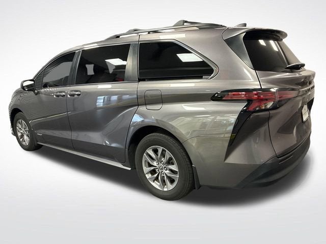 2021 Toyota Sienna LE