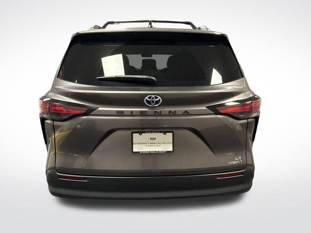 2021 Toyota Sienna LE