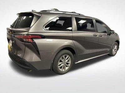 2021 Toyota Sienna LE