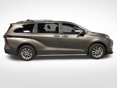 2021 Toyota Sienna LE