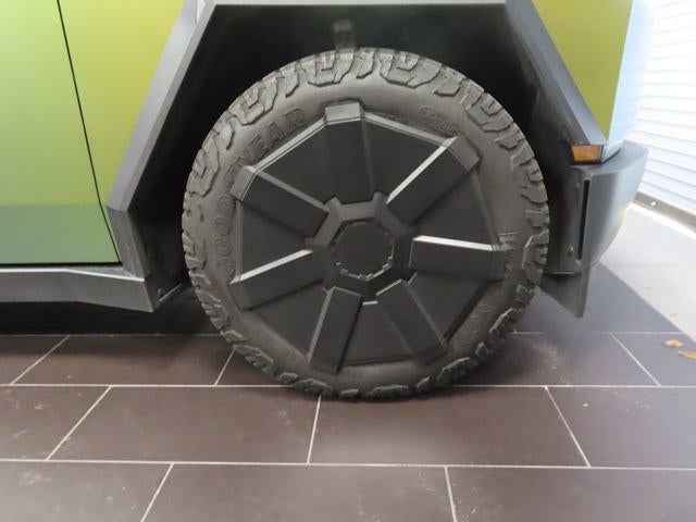 2024 Tesla Cybertruck Cyberbeast