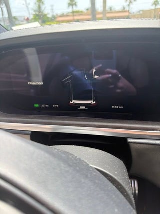 2022 Tesla Model X Base
