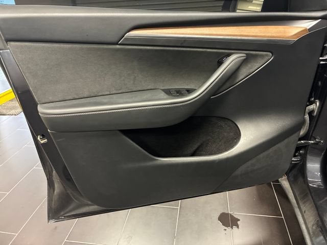 2024 Tesla Model Y Base