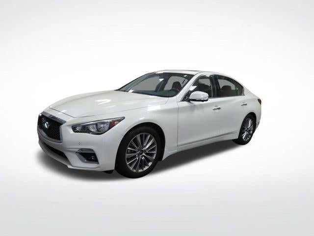 2023 INFINITI Q50 LUXE