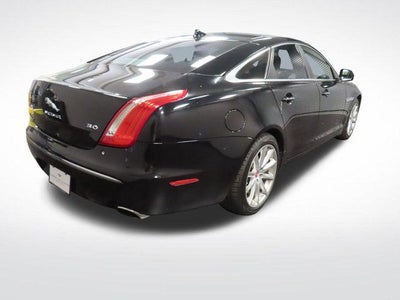 2015 Jaguar XJ Base