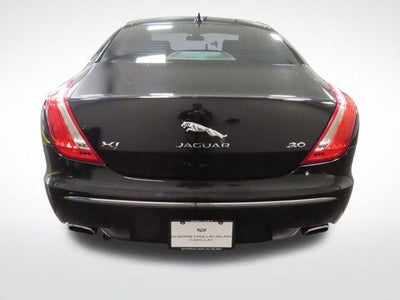 2015 Jaguar XJ Base