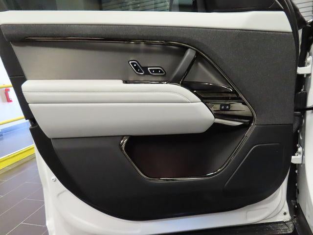 2025 Land Rover Range Rover Sport SE