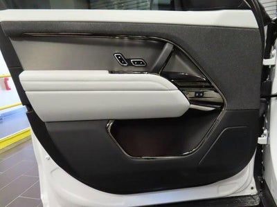 2025 Land Rover Range Rover Sport SE