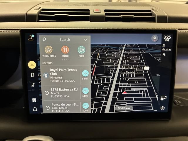 2025 Land Rover Defender X-Dynamic SE