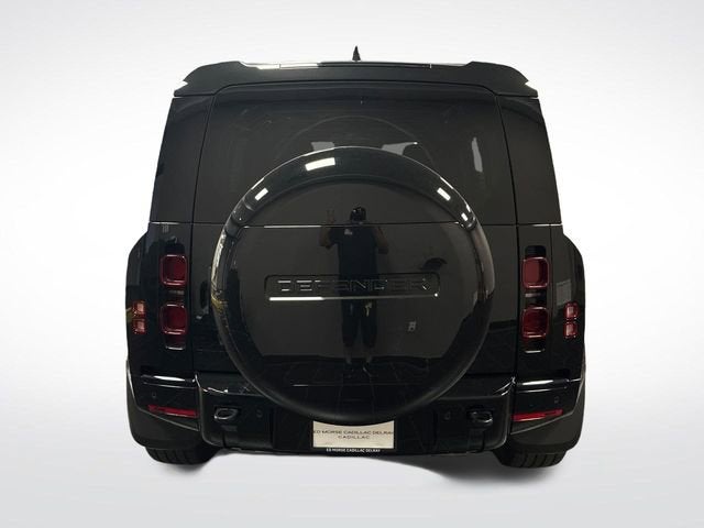2025 Land Rover Defender X-Dynamic SE