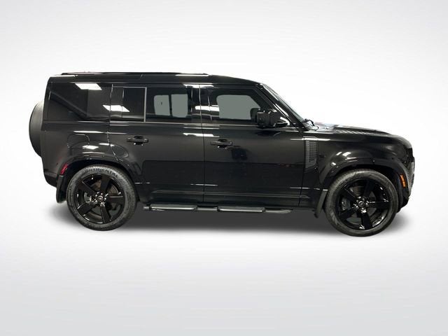 2025 Land Rover Defender X-Dynamic SE