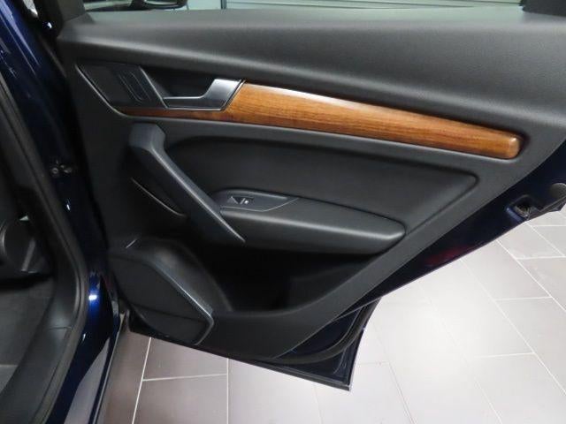 2022 Audi Q5 S line Premium