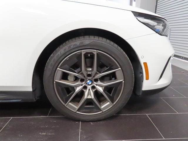 2026 BMW 5 Series 530i