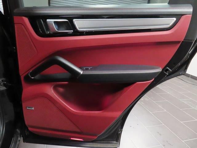 2022 Porsche Cayenne Base