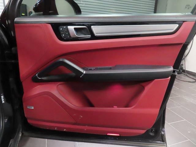 2022 Porsche Cayenne Base