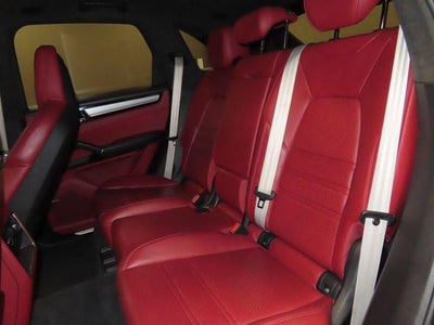 2022 Porsche Cayenne Base