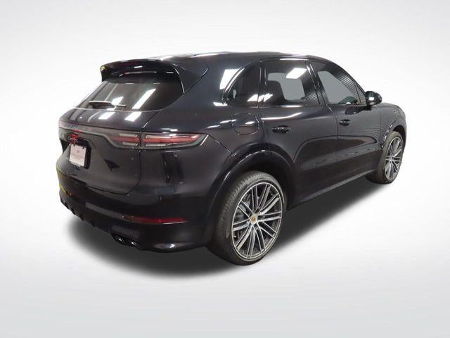 2022 Porsche Cayenne Base