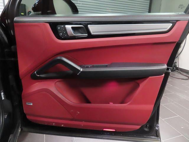 2022 Porsche Cayenne Base