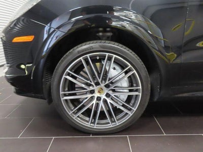 2022 Porsche Cayenne Base