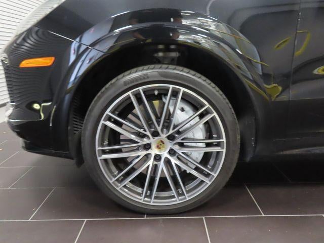 2022 Porsche Cayenne Base