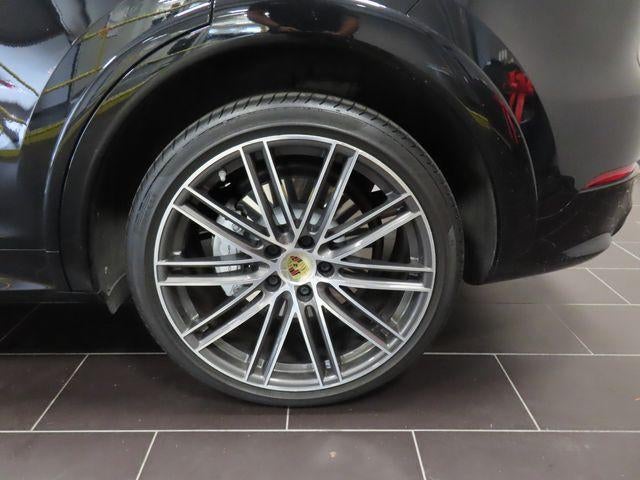 2022 Porsche Cayenne Base