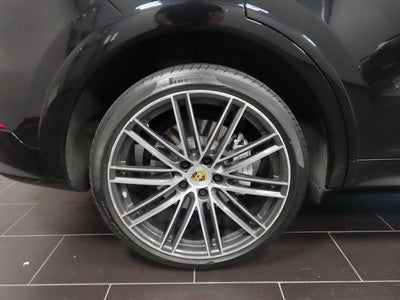 2022 Porsche Cayenne Base
